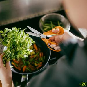 Fiskars Kuchyňské nůžky, 18 cm 1075051